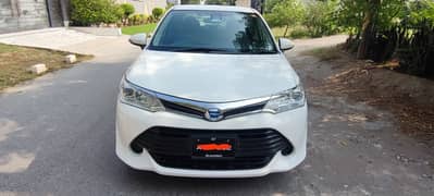 Toyota Corolla Axio Hybrid 1.5 2015