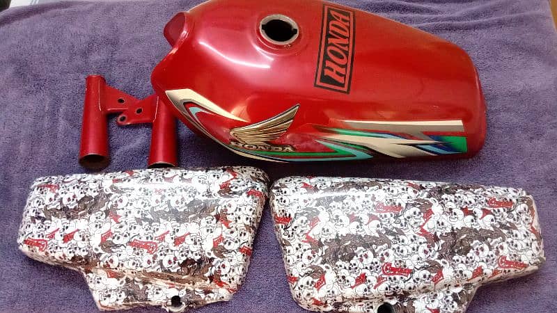 Honda 125 fuel tank & covers 0