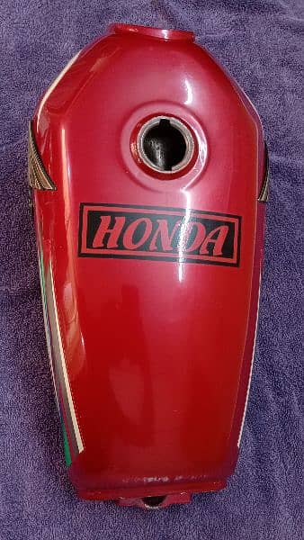 Honda 125 fuel tank & covers 2