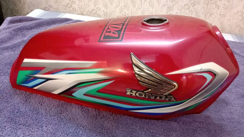 Honda 125 fuel tank & covers 4