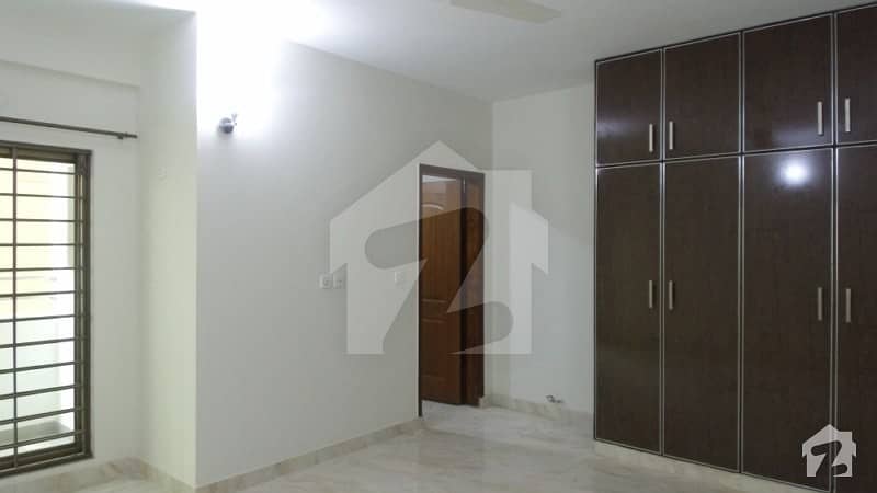 10 Marla 3 Bed Brand New Flat For Sale In Askari 11 Lahore 13