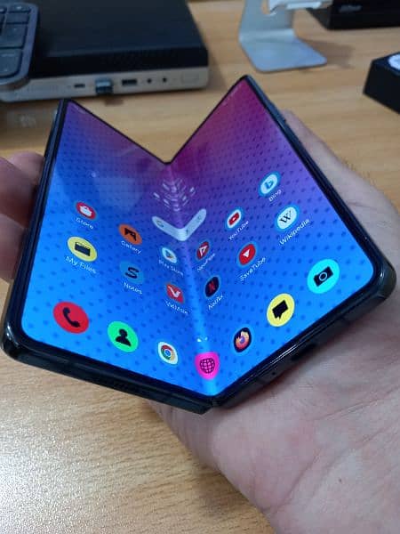 Samsung Galaxy Z Fold 5 12/512GB dual physical sim Non Pta 16