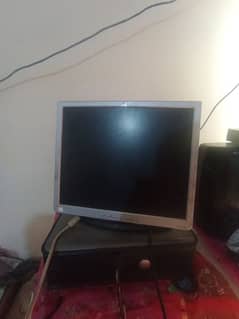 dell ka computer ha bilkul ok ha saaf condition hain