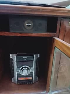 Sony 3 DVD complete home theater with 5 speakers and a woofer