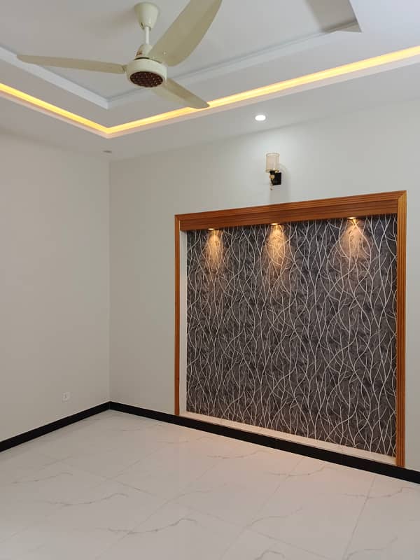 1 Kanal Upper Portion For Rent In G-13 Islambad 8