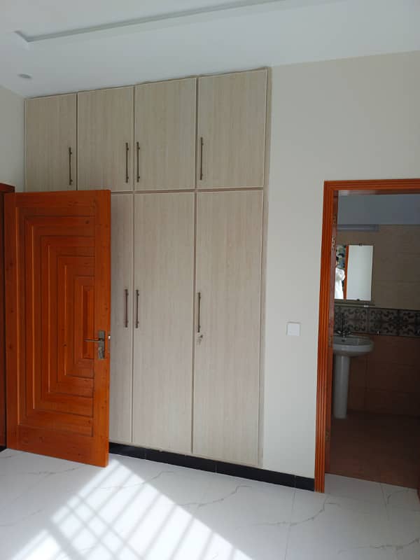 1 Kanal Upper Portion For Rent In G-13 Islambad 14