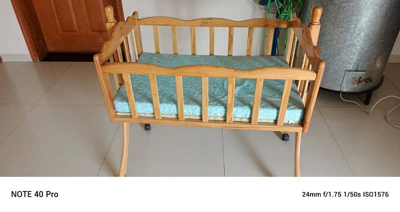 baby cot wooden durable 1