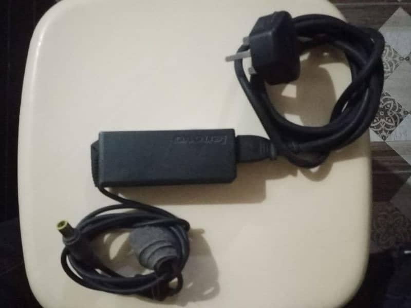 100 % genuine laptop charger 1