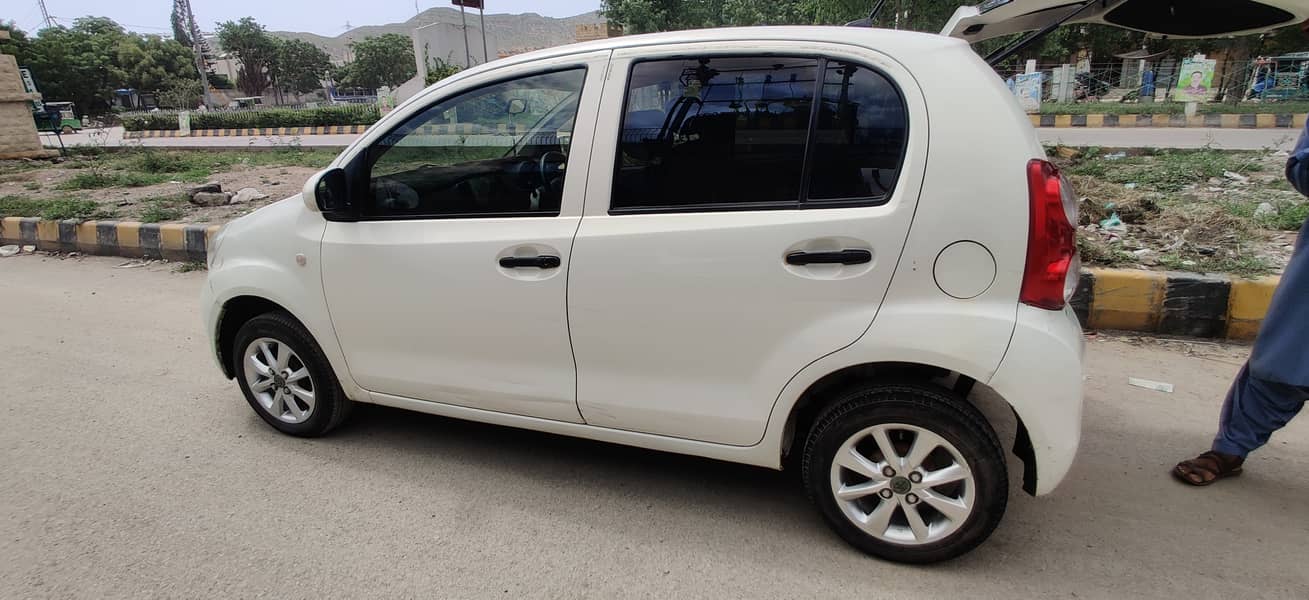 Toyota Passo 2012 1