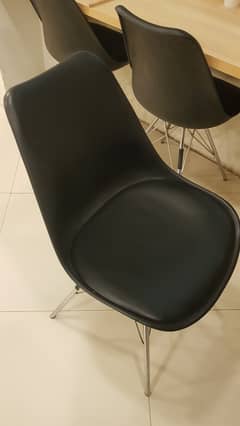 MASTER CAFETERIA CHAIR (Good as new) Whatsapp: 03333579551