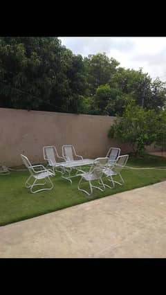 Set of 6 Chairs & 1 Sqaure Table