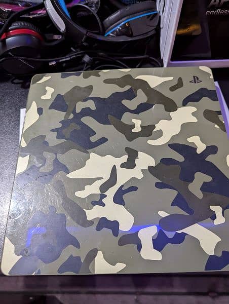 PS4 1TB Slim Limited Edition 5