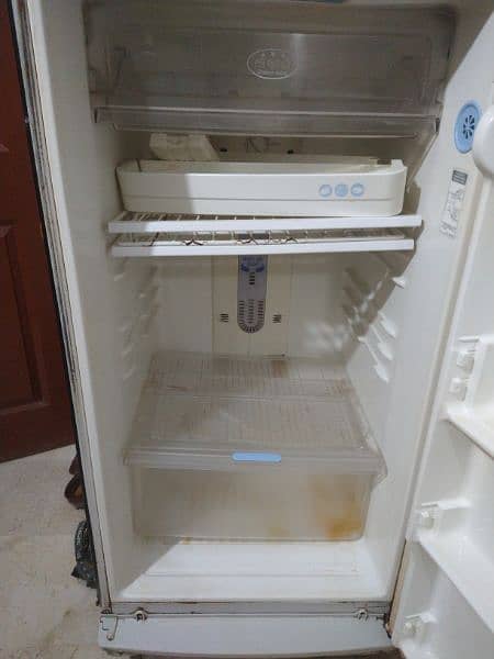 Lg fridge for sale Sirf gas dalwani hai apko. 11