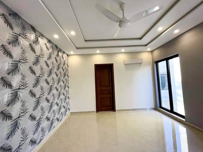 10 Marla Upper Portion In Bahria Town - Sector E For rent At Good Location 10