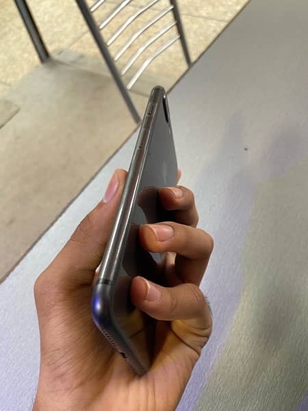 Selling my iphone 8 plus 5