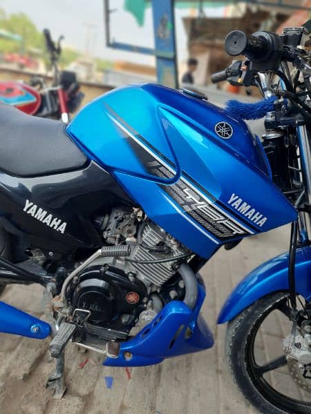 Yamaha ybr 2015 urgent sale 0