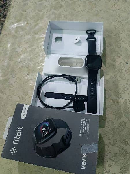 Fitbit Versa 4 10/10 For Sale (Imported) 2