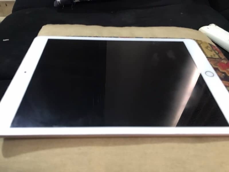 ipad 8 gen up for sale 10/8 only WhatsApp contact 03052673516 2