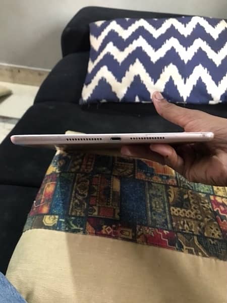 ipad 8 gen up for sale 10/8 only WhatsApp contact 03052673516 4