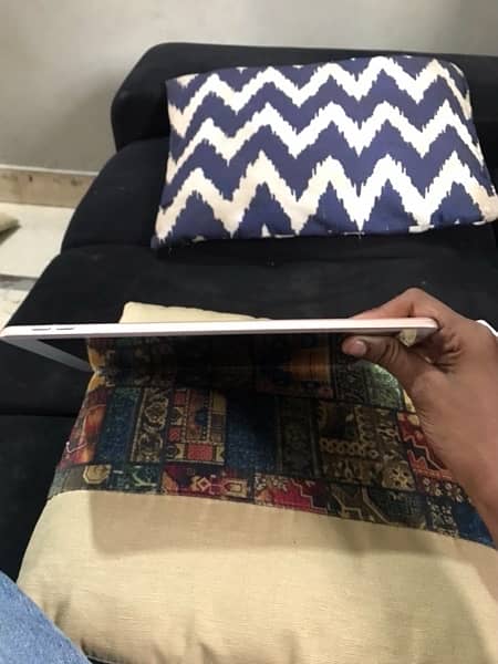 ipad 8 gen up for sale 10/8 only WhatsApp contact 03052673516 5