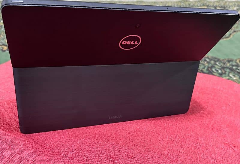 Dell Latitude i7 (7 Generation) 1