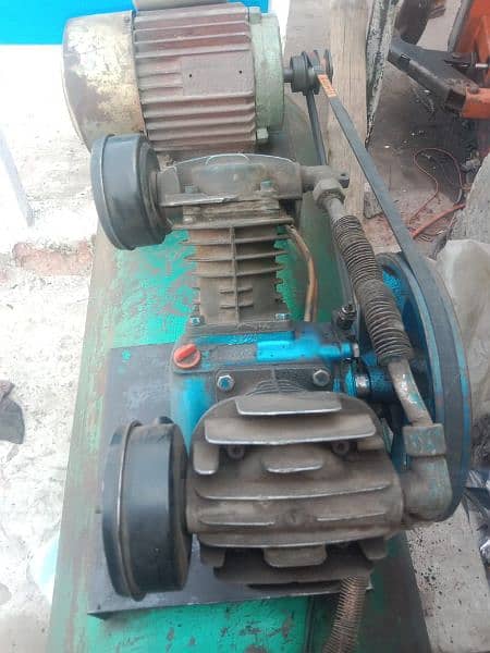 Used Air Compressor 500 pound 2