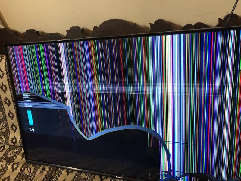 Samsung LED TV 40” (Panel Break) 1