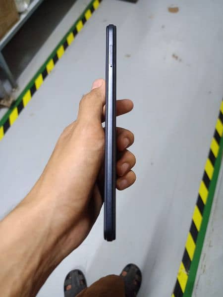 Infinix hot 12 (6+128) in a very good condition 1