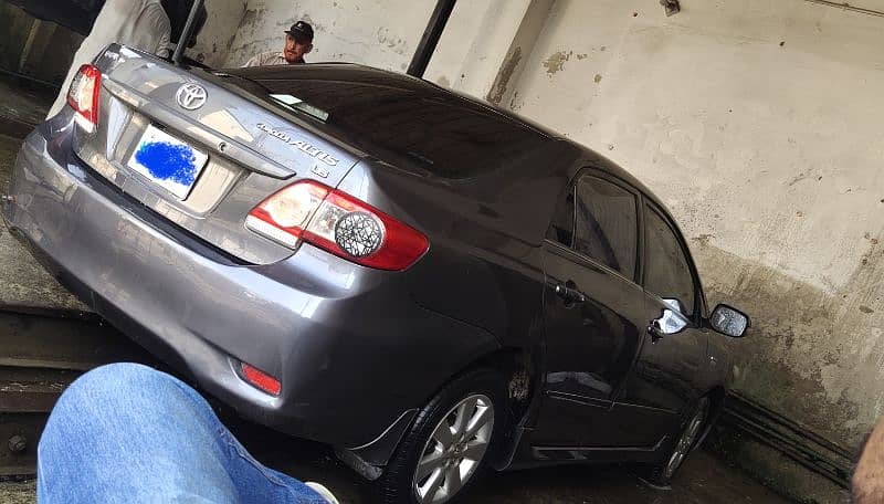 Toyota Corolla Altis 2011 1