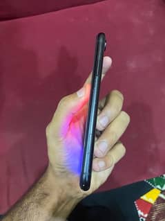 I PHONE XR 64 GB 0