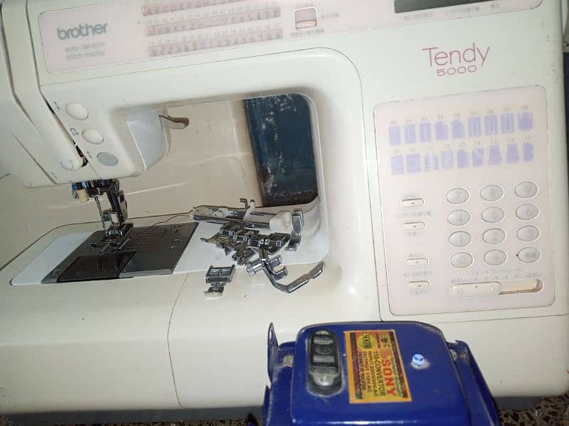 automatic sewing machine with 110 adapter 1