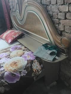 Bed & Dressing Table in very Cheap Price