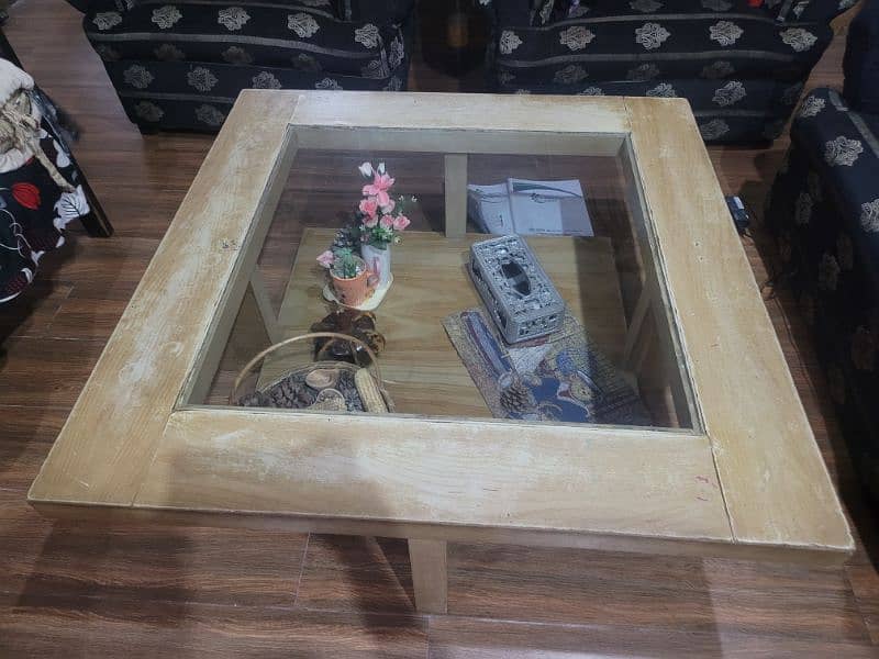 center table in good condition 0