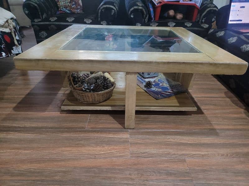 center table in good condition 2