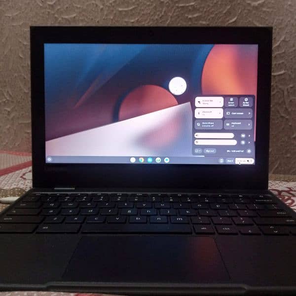 Lenovo  Chromebook (4gb ram & 32 gb SSD storage) 4