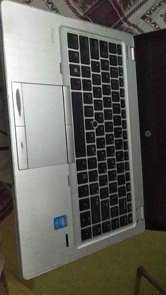 Hp folio 9470m 2