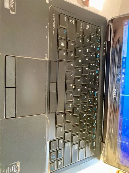 dell laptop LATITUDE  E7440 2