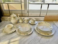 The white house California crockery set 0