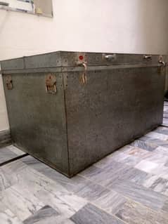 Paiti for sale | Peti| trunk | storage | clothes storage | steel paiti