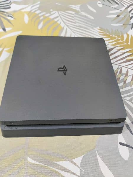 Ps4 Slim 500 GB with box 3