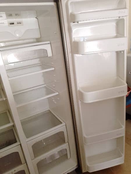 double door LG fridge 1