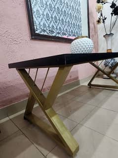 center table pure wood . condition 10/10