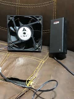 12 v fan