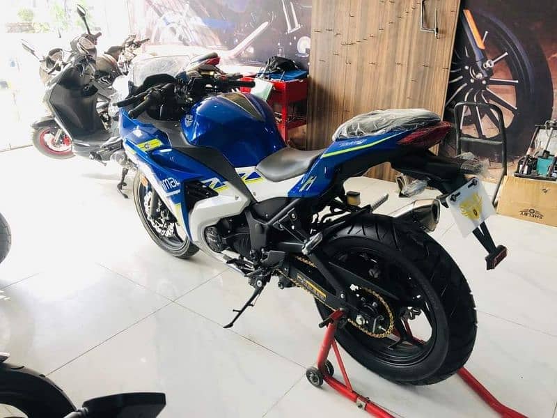 CBR 350cc Honda replica 3