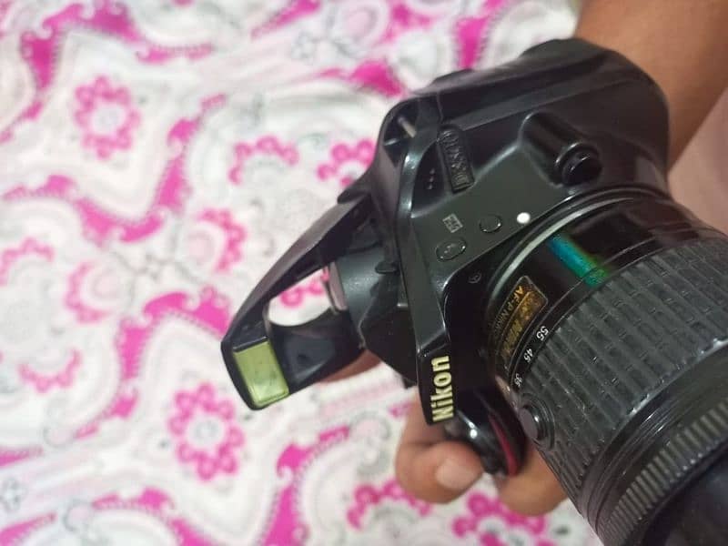 Nikon D3300 with 18-55 lens (Photo plus Video) 5