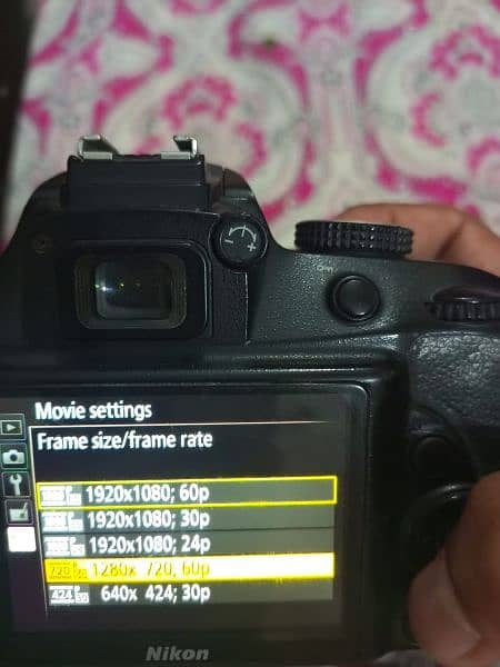 Nikon D3300 with 18-55 lens (Photo plus Video) 15