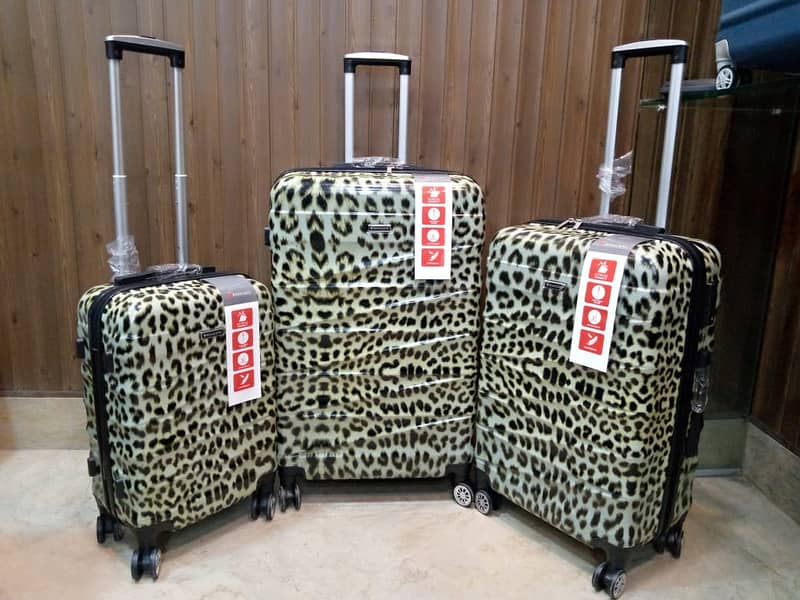 Digital Print Luggage Bags|Travel bags| travelling trolley 9