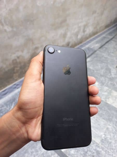 iphone 7 10/10 condition  non pta 0