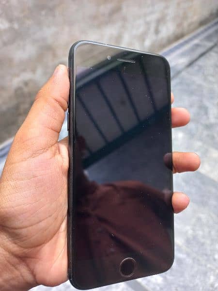 iphone 7 10/10 condition  non pta 4