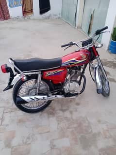 Honda CG125 bike